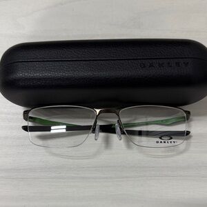 Oakley Semi-Rimless Gunmetal ox3218 socket 5.5